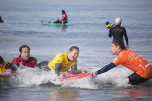 Anna Hackenberg_surfing