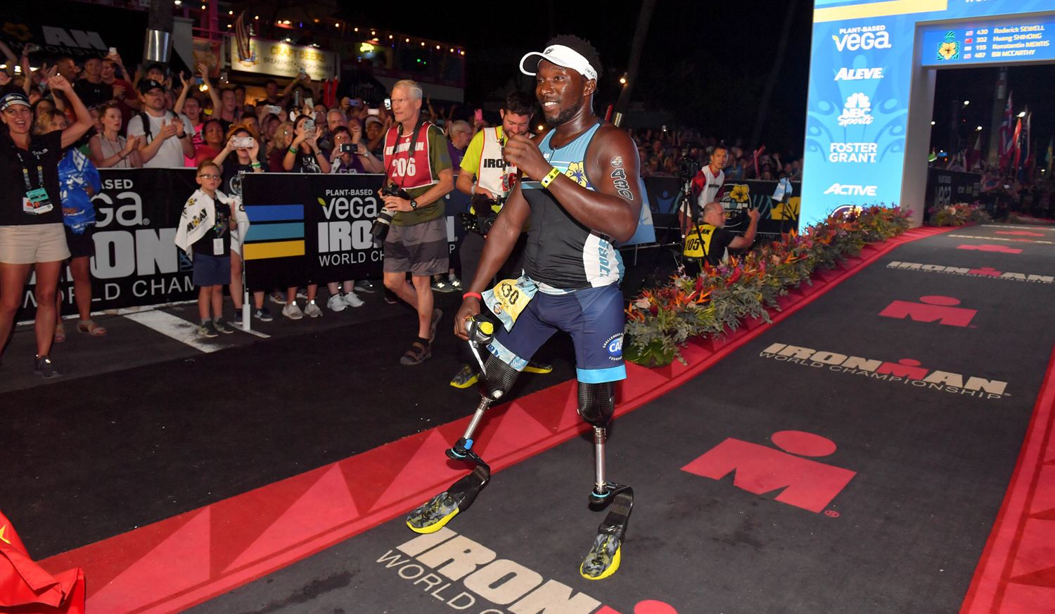 Roderick Sewell finishing the 2019 IRONMAN World Championship