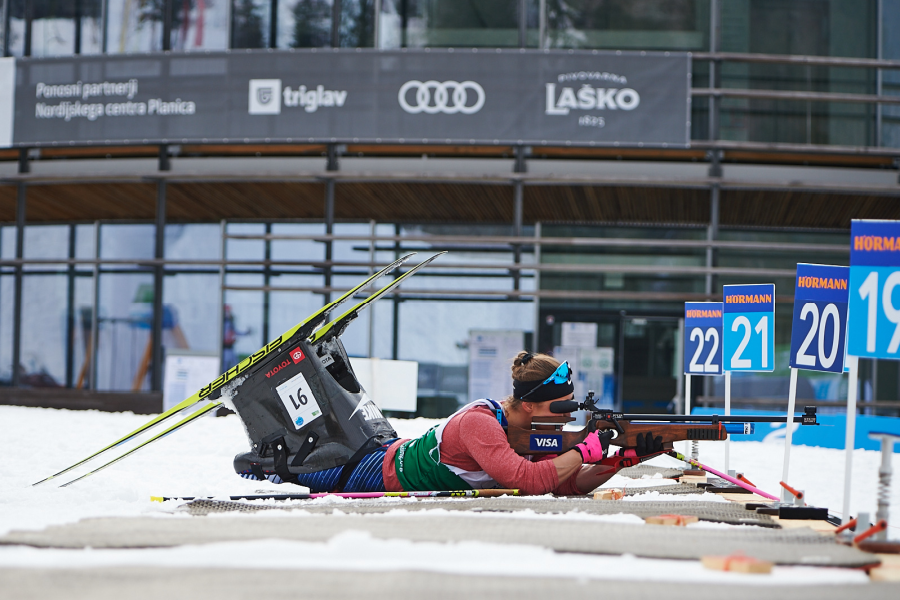 Oksana Masters shooting in biathalon 2021 Slovenia World Cup