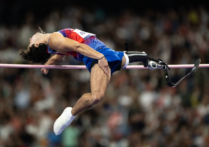 Ezra Frech at the 2024 paralympics highjump